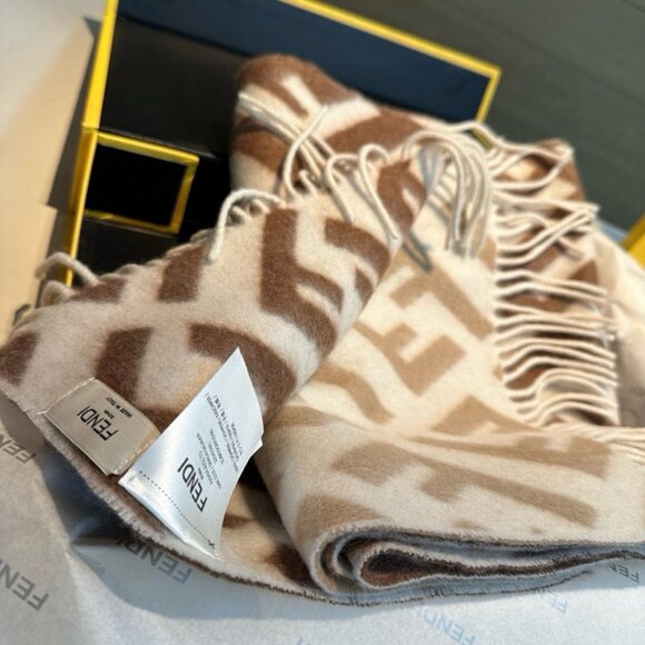 Fendi FF Women Scarf - Picture 4 of 7